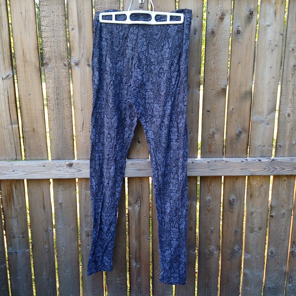 Cuddle Duds Patterned Lightweight Stretchy Soft C… - image 8